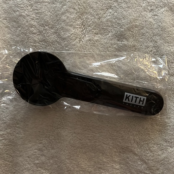 Kith Treats Ice Cream Day Mabel Tee - Picture 8 of 9